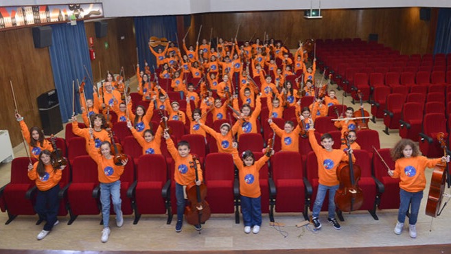 Domenica 29 giugno a Fondazione Le Costantine di Casamassella “Piccoli archi nel bosco”, concertino dei bambini dell’orchestra SMA Casamassella (Uggiano)