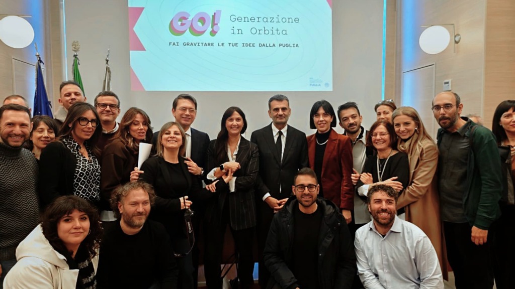 Bari, “GO! – Generazione in Orbita”, 3 milioni di euro per l’attivazione giovanile. Al via le candidature dal 16 marzo “GO! – Generazione in Orbita”, 3 milioni di euro per l’attivazione giovanile. Al via le candidature dal 16 marzo. Il presidente Decaro: “Crediamo nei giovani e accompagniamo i loro percorsi di inizio”